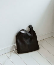 Load image into Gallery viewer, [韩国] Bucks &amp; Leather 17
