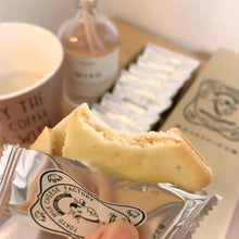 Load image into Gallery viewer, [日本零食] Tokyo Milk Cheese Factory 芝士夹心饼干

