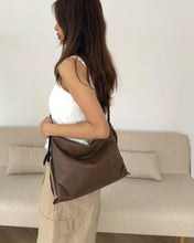 Load image into Gallery viewer, [韩国] Bucks &amp; Leather 77
