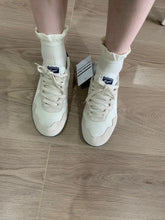 Load image into Gallery viewer, [日本] Onitsuka Tiger SERRANO
