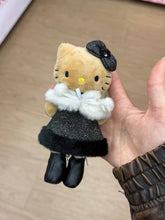 Load image into Gallery viewer, [日本] Sanrio 81 Hello Kitty 长脚吊饰
