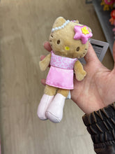 Load image into Gallery viewer, [日本] Sanrio 81 Hello Kitty 长脚吊饰
