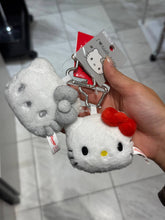 Load image into Gallery viewer, [日本] Sanrio 83 Hello Kitty 吊饰
