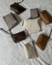Load image into Gallery viewer, [韩国] Bucks &amp; Leather 103
