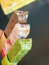Load image into Gallery viewer, [日本零食] Royce 巧克力棒
