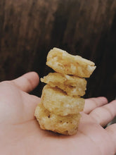 Load image into Gallery viewer, [日本零食] Calbee 洋葱风味薯块
