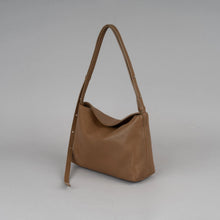 Load image into Gallery viewer, [韩国] Bucks &amp; Leather 03
