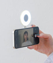 Load image into Gallery viewer, [日本] 3coins 磁吸补光灯
