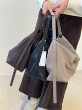 Load image into Gallery viewer, [韩国] Bucks &amp; Leather 01
