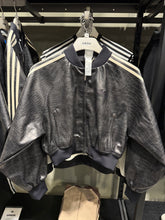 Load image into Gallery viewer, [日本] Adidas 32 鳄鱼纹外套
