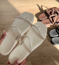 Load image into Gallery viewer, [韩国] Crocs Miami 拖鞋
