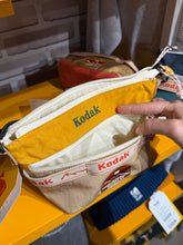 Load image into Gallery viewer, [韩国] Kodak 17 斜挎包
