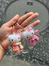 Load image into Gallery viewer, [日本] 京都 和服KITTY 吊饰
