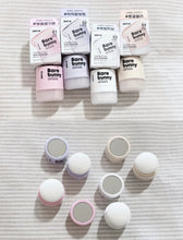 Load image into Gallery viewer, [韩国Daiso] Bare Bunny 防晒定妆粉
