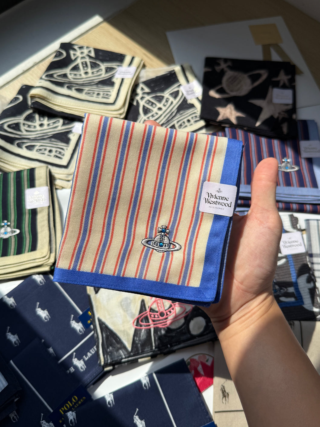 [现货] Vivienne Westwood 小方巾