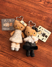 Load image into Gallery viewer, [日本] Sanrio 81 Hello Kitty 长脚吊饰
