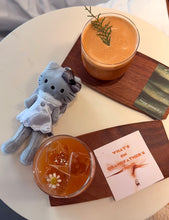 Load image into Gallery viewer, [日本] Sanrio 81 Hello Kitty 长脚吊饰
