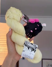 Load image into Gallery viewer, [日本] Sanrio 83 Hello Kitty 吊饰
