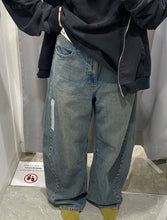 Load image into Gallery viewer, [日本] GU 02 牛仔弯刀裤

