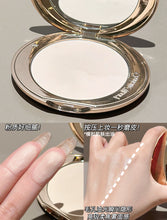 Load image into Gallery viewer, [欧美专柜] Charlotte Tilbury 雾光小金盘粉饼
