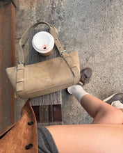 Load image into Gallery viewer, [韩国] Stand Oil 35 Boat Bag
