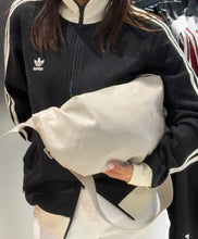 Load image into Gallery viewer, [日本] Adidas 25 饺子包
