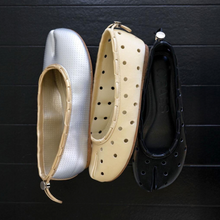 Load image into Gallery viewer, [韩国] Paes Leather String Flat 03
