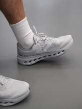 Load image into Gallery viewer, [日本] On 18 Cloudsurfer Next Womens
