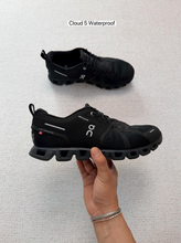 Load image into Gallery viewer, [日本] On 24 Cloudrunner 3 Waterproof Mens
