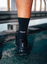 Load image into Gallery viewer, [韩国] rnrn 14 Marathon Socks 42 马拉松机能跑袜
