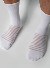 Load image into Gallery viewer, [韩国] rnrn 14 Marathon Socks 42 马拉松机能跑袜

