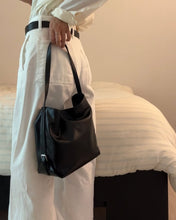 Load image into Gallery viewer, [韩国] Stand Oil 47 Mio Bucket Bag
