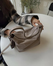 Load image into Gallery viewer, [韩国] Bucks &amp; Leather 02

