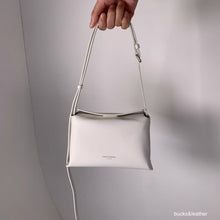 Load image into Gallery viewer, [韩国] Bucks &amp; Leather 30
