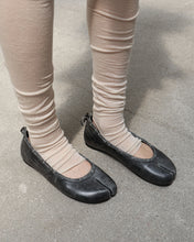 Load image into Gallery viewer, [韩国] Paes Leather String Flat 04
