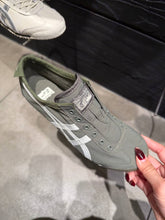 Load image into Gallery viewer, [日本] Onitsuka Tiger MEXICO 66 SLIP-ON
