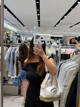 Load image into Gallery viewer, [韩国] LEE 56 抽绳水桶包
