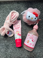 Load image into Gallery viewer, [韩国] Plu x Hello Kitty 磨砂沐浴露
